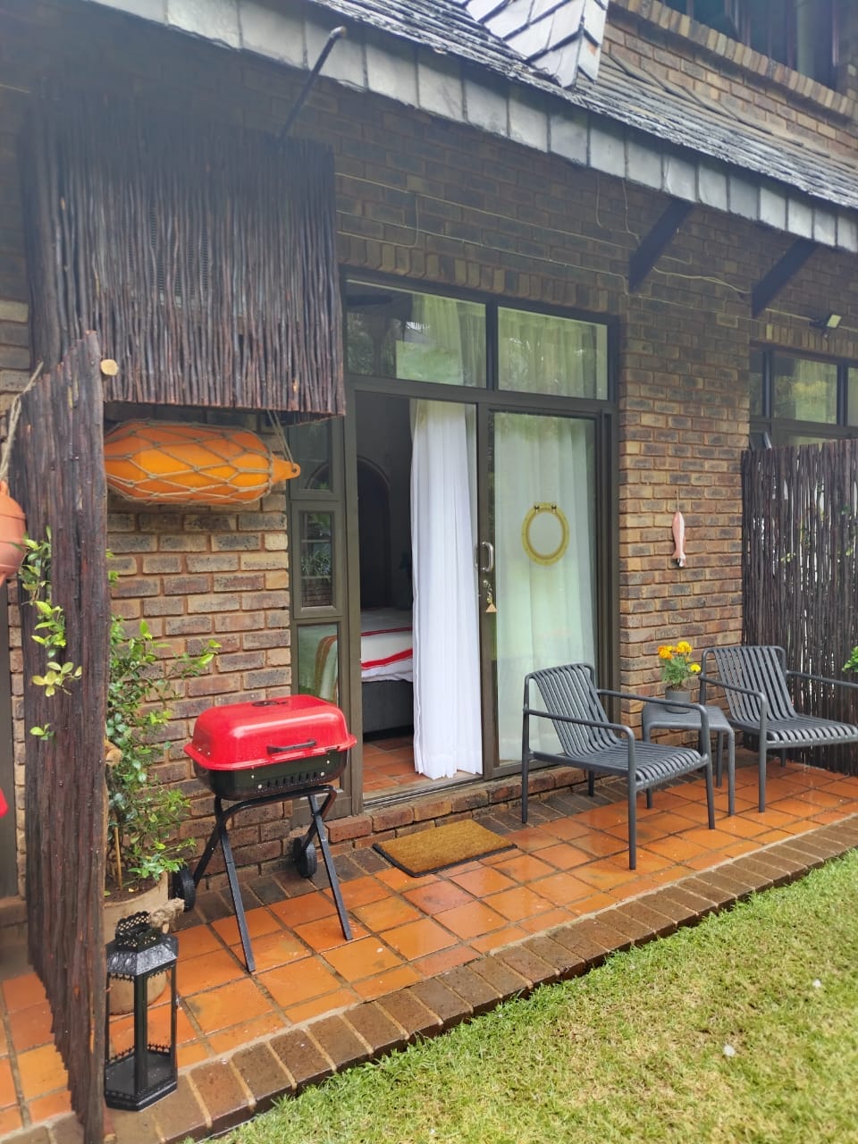 Salmon Red Room