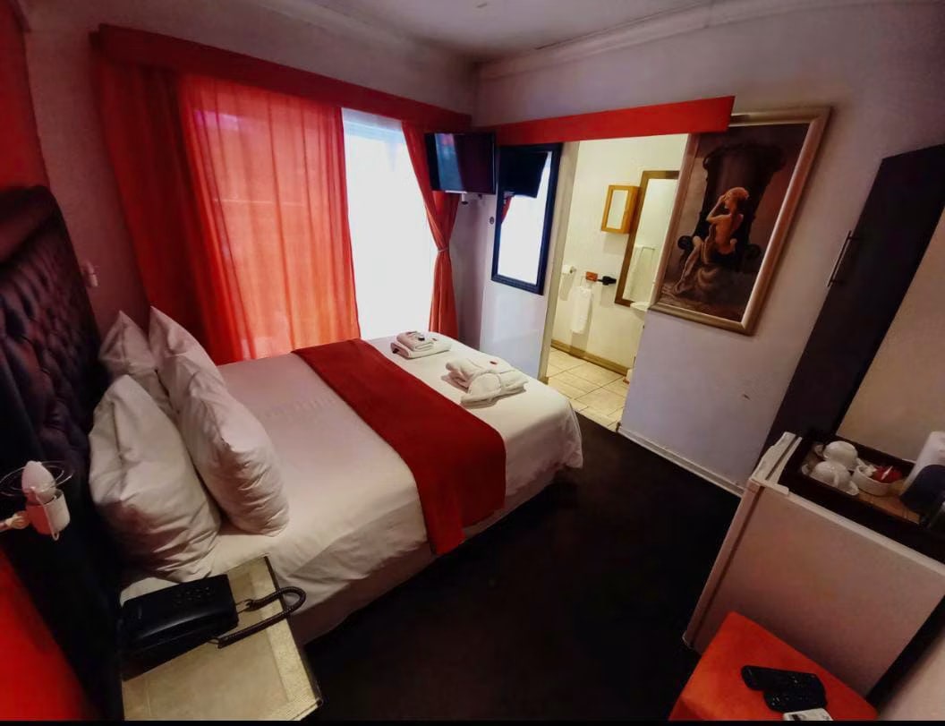 Pool View Room - Lesego Guest House