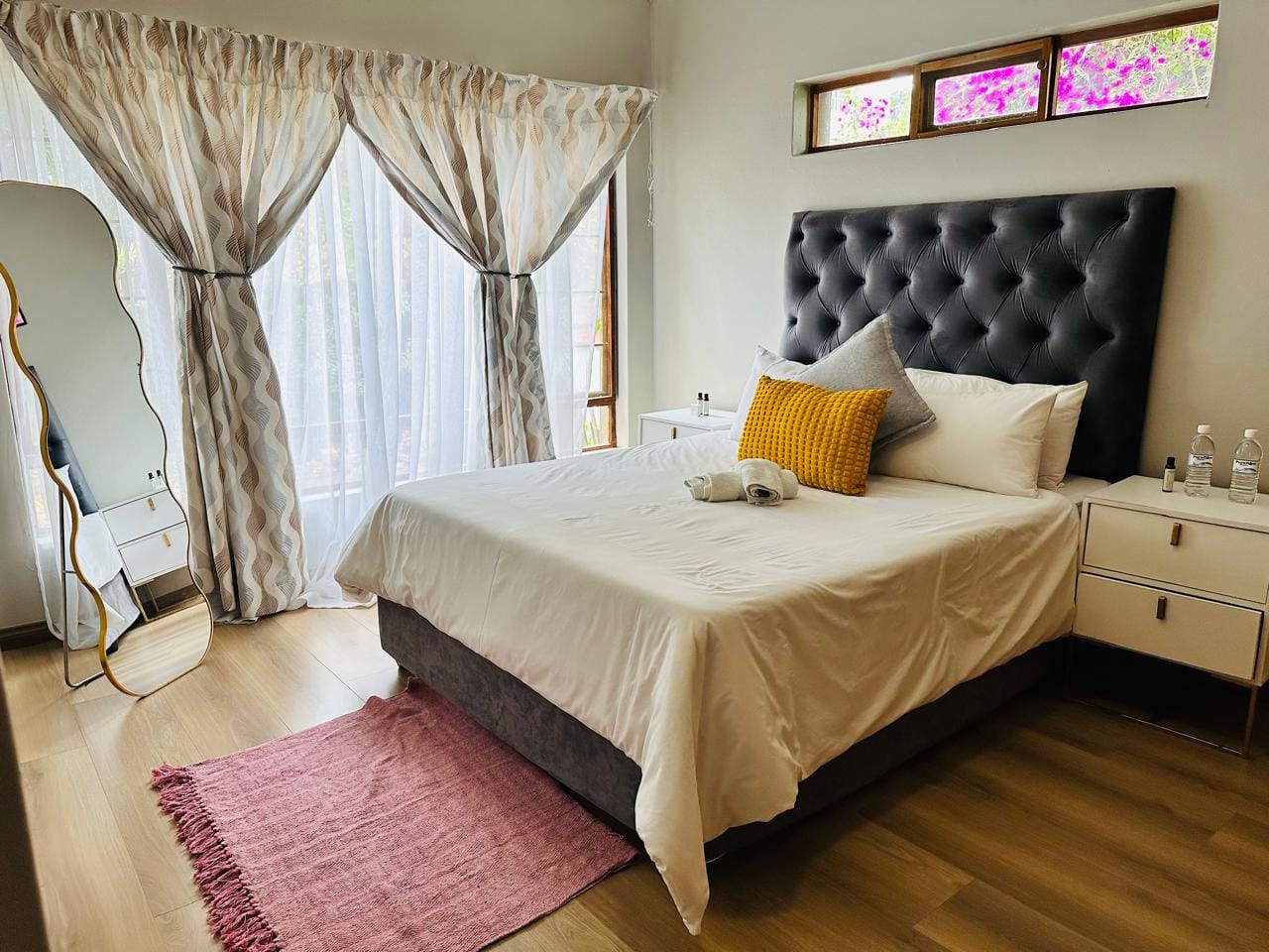 Mountain View Room 